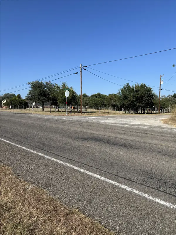 1 Deloris Drive, Harper, TX 78631