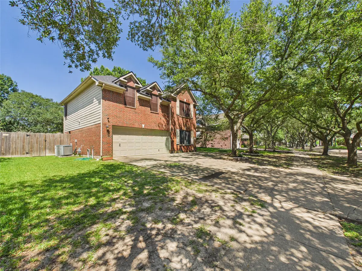 2815 Village Dale Avenue, Houston, TX 77059 - #1