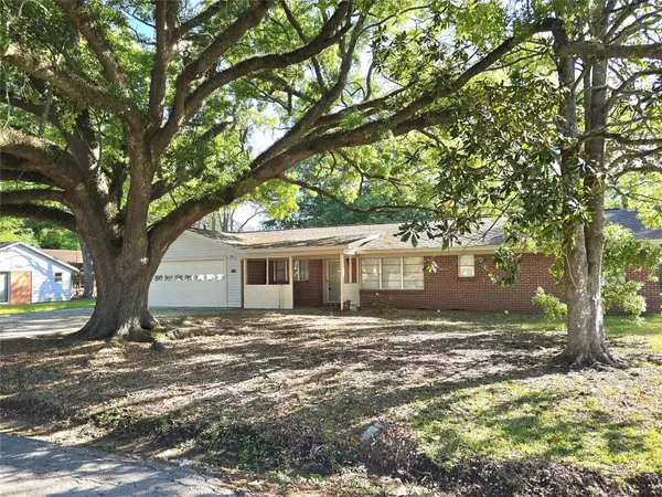 607 S Main Street, Dayton, TX 77535