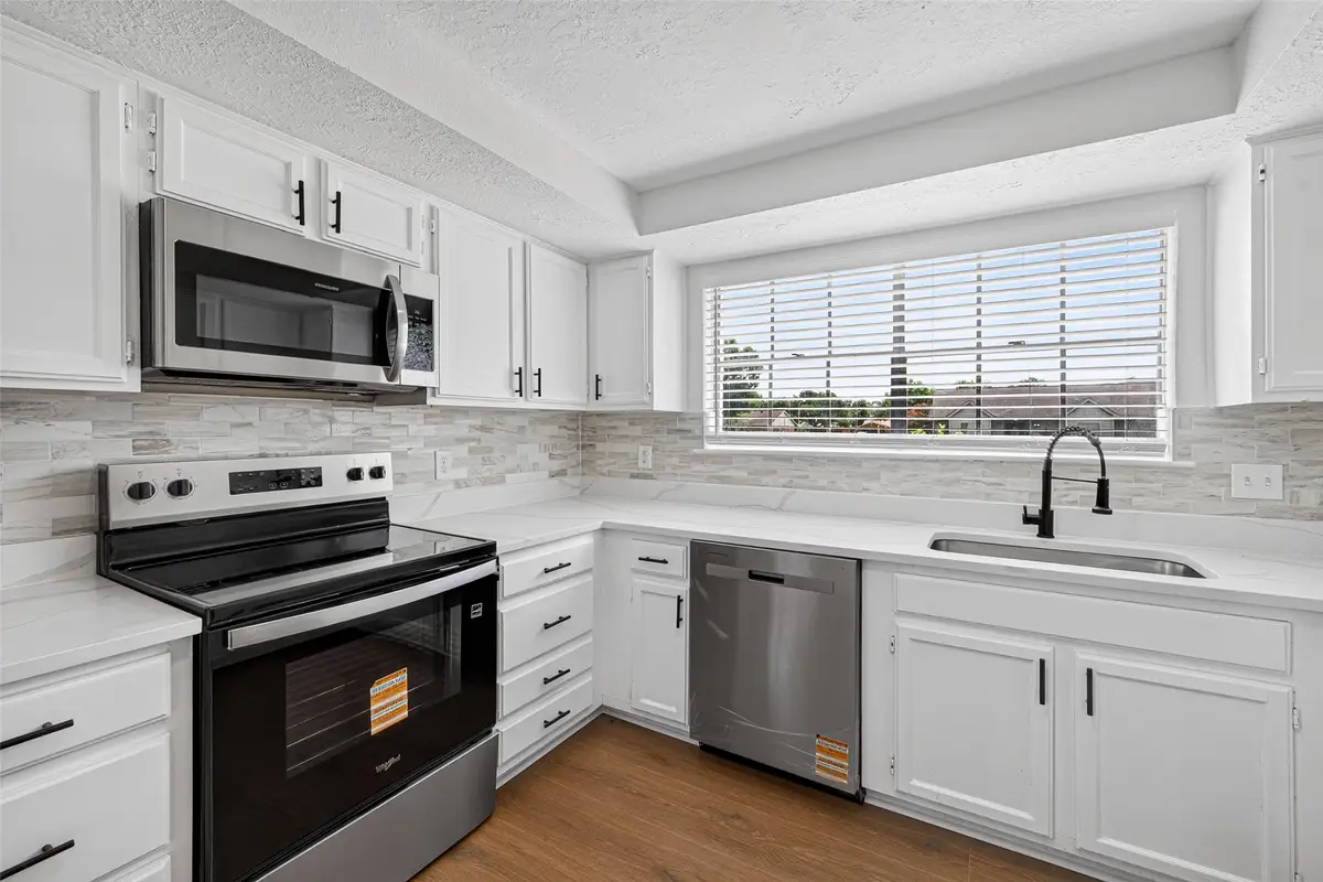 10102 Old Towne Lane, Sugar Land, TX 77498 - #1