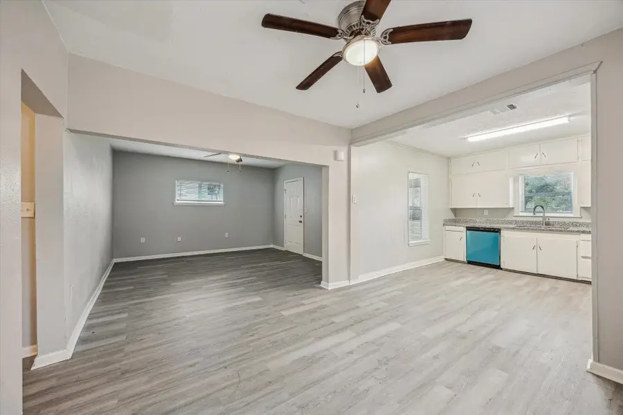 710 E Magnolia Street, Angleton, TX 77515 - #3