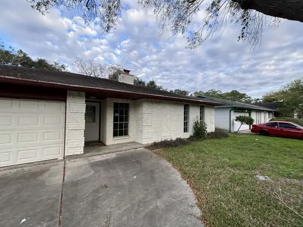 16631 Blackhawk Boulevard, Friendswood, TX 77546
