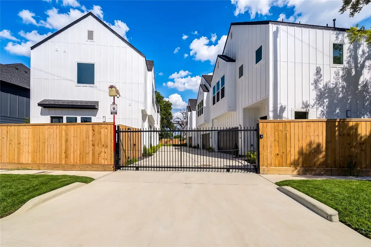 511 Altic St, Houston, TX 77011 - #1