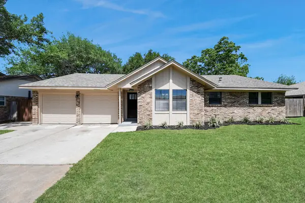 3206 Woodstone Drive, Baytown, TX 77521