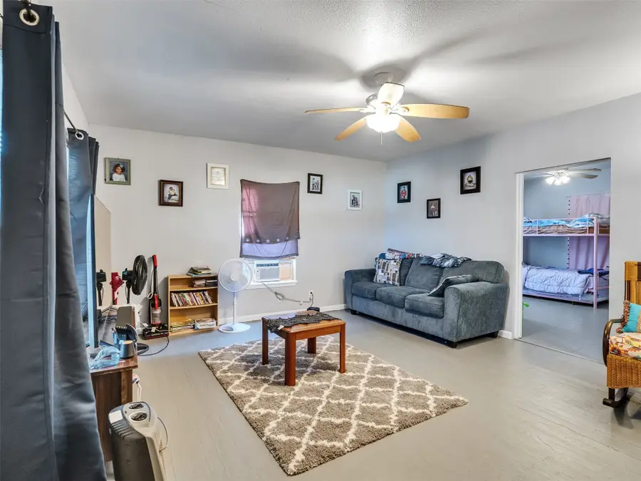 4323 Ave R 1/2, Galveston, TX 77550 - Image #2
