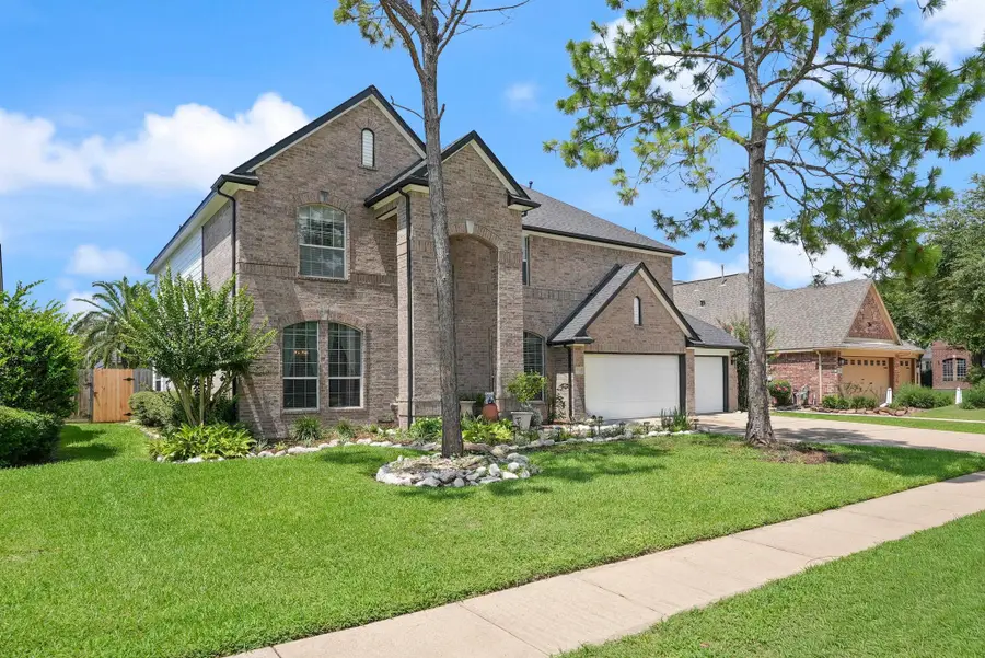10003 Brookshore Ln, Pearland, TX 77584 - #2
