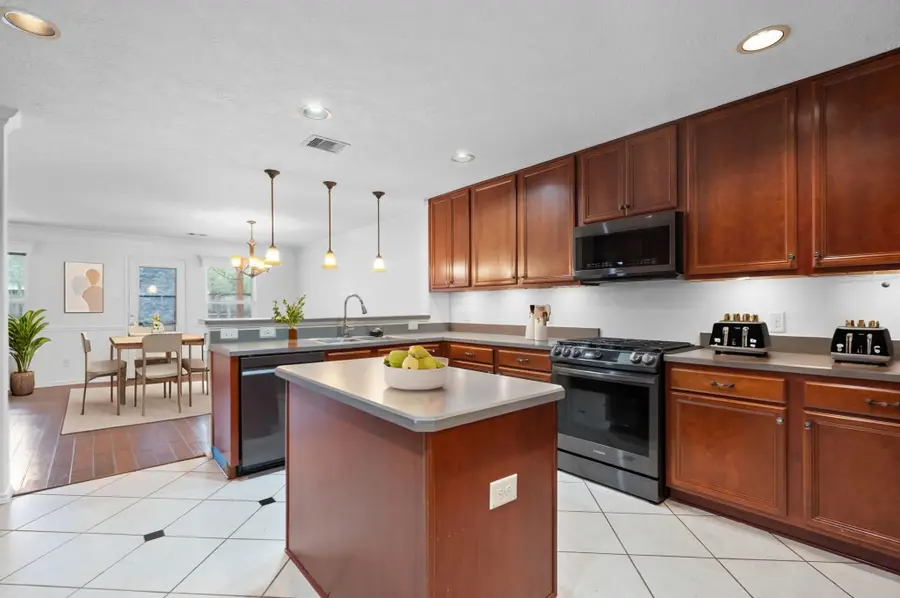 2810 Legends Knoll Drive, Spring, TX 77386 - Image #2