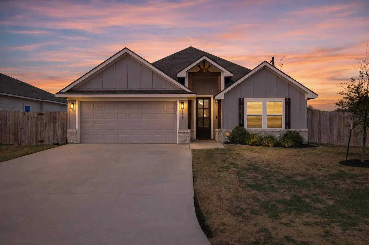 221 Brazos Bend, Snook, TX 77879 - Image #1