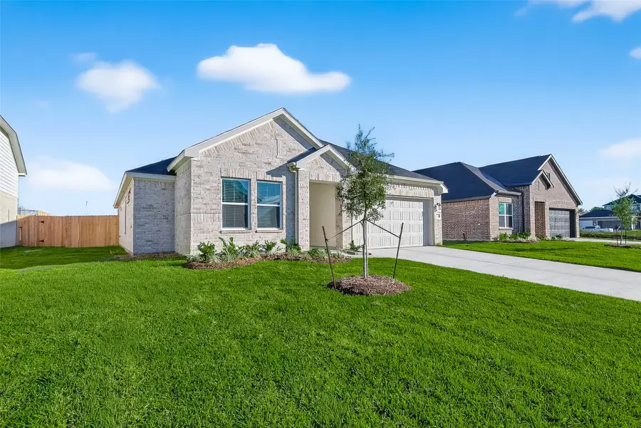 2115 Spring Hollow Drive, Baytown, TX 77521 - Image #2