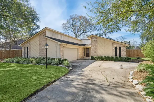 3830 Hansen Drive, Dickinson, TX 77539