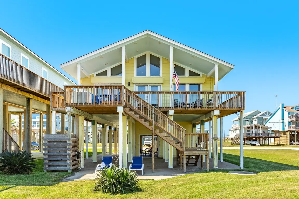 12910 Buccaneer Parkway, Freeport, TX 77541 - #1