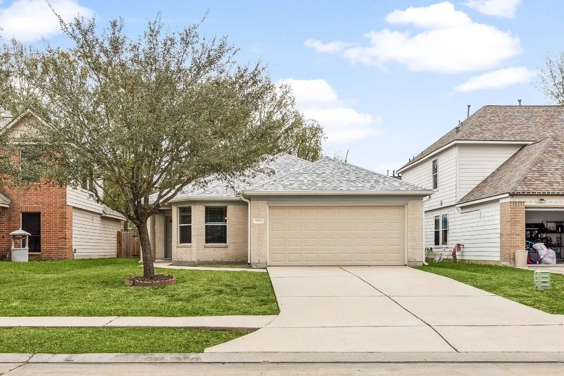 16945 Scenic Knoll, Conroe, TX 77385 - #1