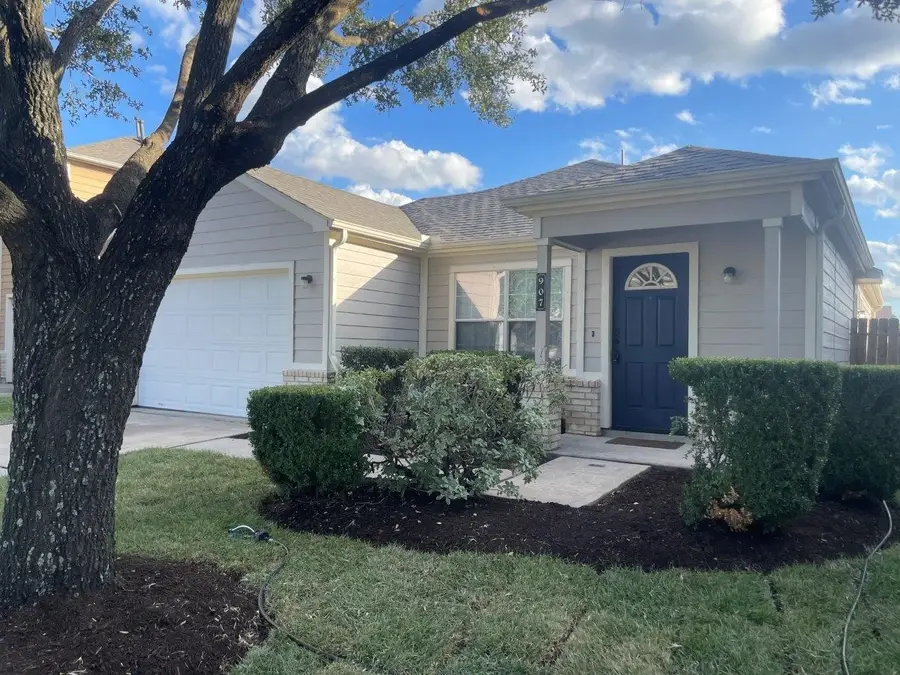 907 Grand Plains Drive, Houston, TX 77090 - Image #2