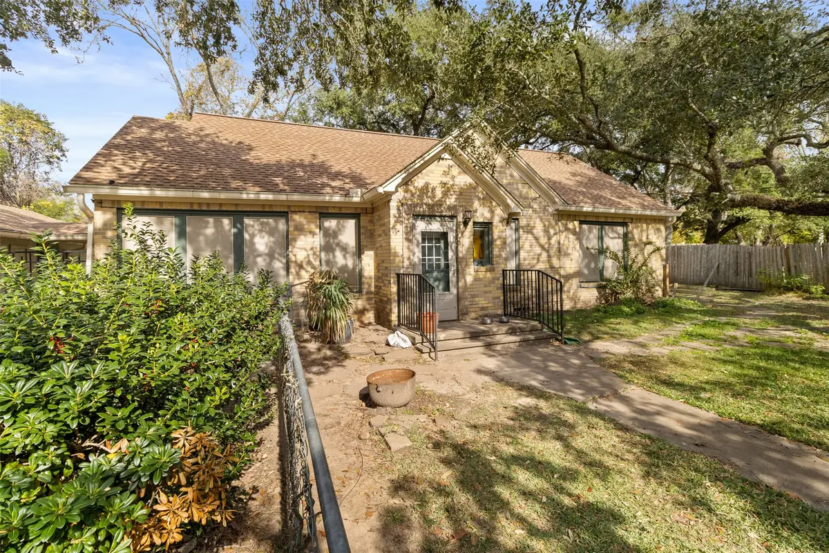 205 Jephson Drive, Alvin, TX 77511 - Image #1