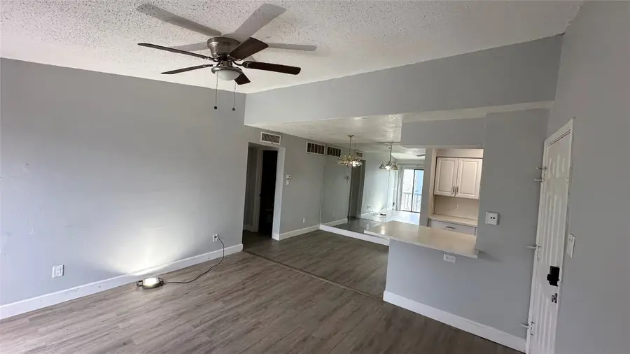 9550 Deering Drive #208, Houston, TX 77036 - Image #3