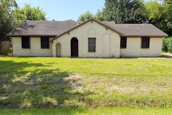 550 E Melville Drive, Crosby, TX 77532