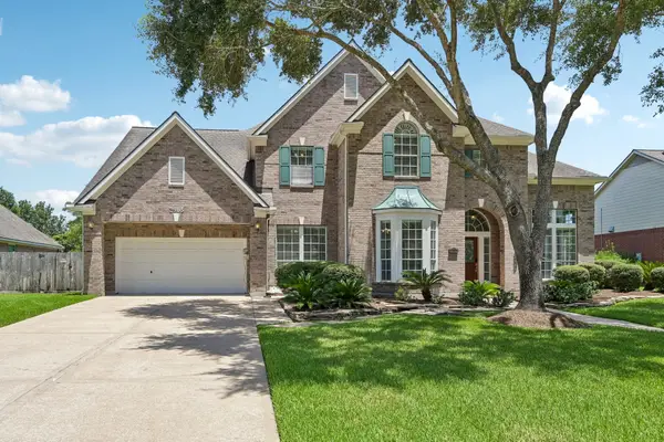 2905 Harvest Hill Drive, Friendswood, TX 77546