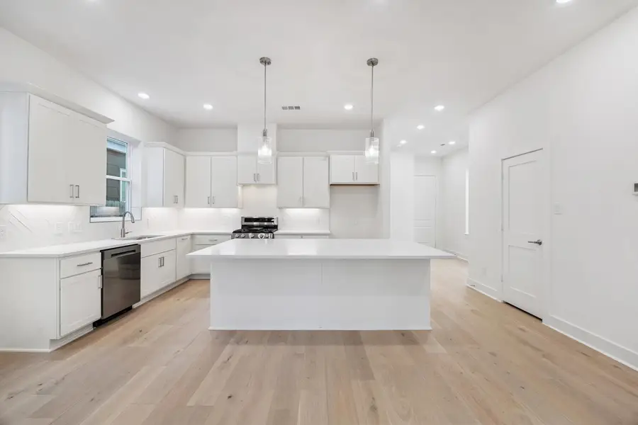 1321 Alexander Street, Houston, TX 77008 - #2