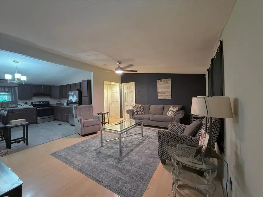 2000 W W Humble Street, Baytown, TX 77520 - #2