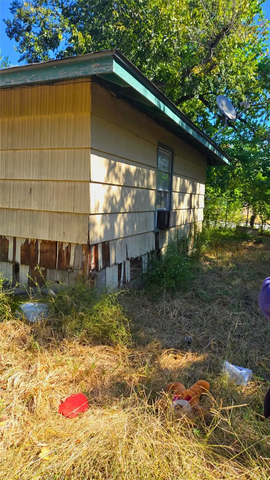 5642 Ricky St, Houston, TX 77033 - Image #2