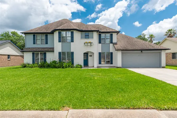 1402 Osborne Drive, Friendswood, TX 77546