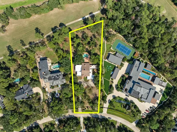 43 N Longspur Drive, The Woodlands, TX 77380