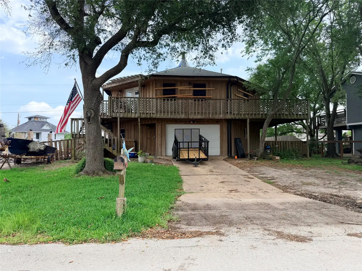 5002 Captains Drive, Dickinson, TX 77539 - #1
