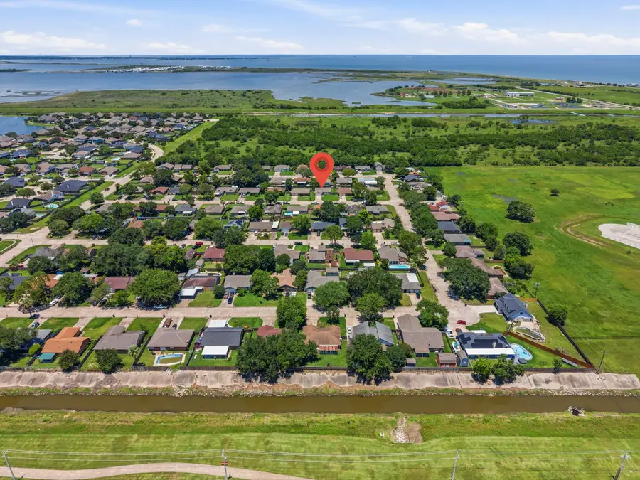 412 28th Avenue N, Texas City, TX 77590 - #3