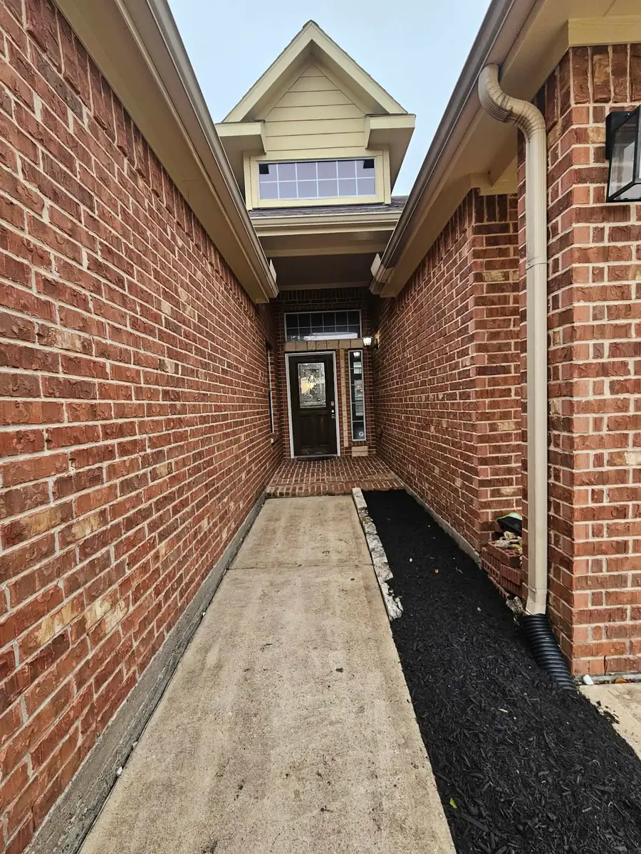 8614 Briar Oaks Lane, Baytown, UT 77523 - #2