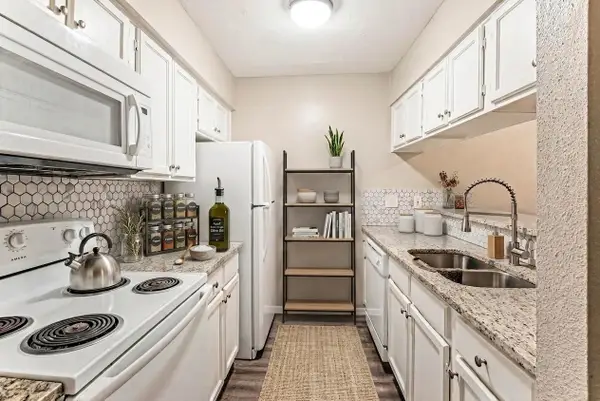 7313 Gulf Freeway #403, Houston, TX 77017