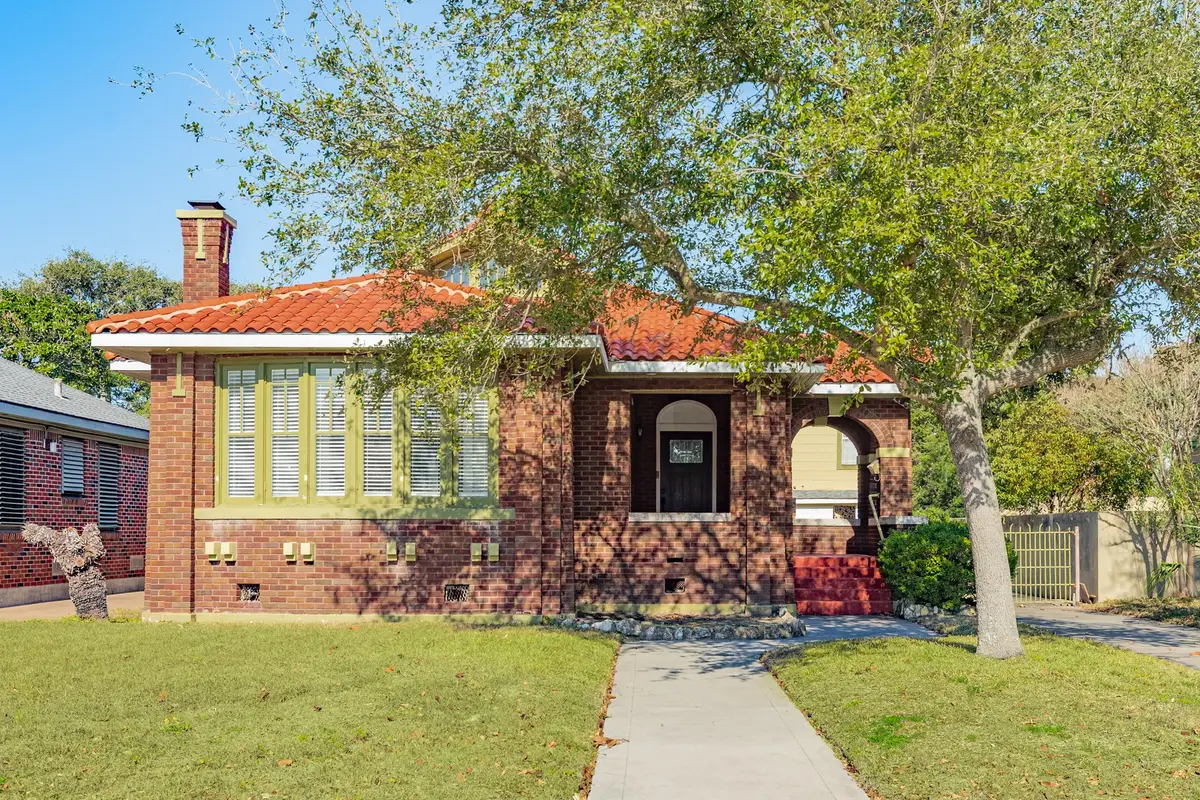 5022 Woodrow Avenue, Galveston, TX 77551 - Image #1