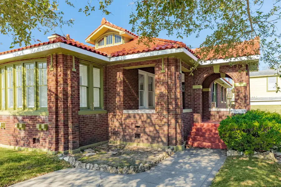 5022 Woodrow Avenue, Galveston, TX 77551 - Image #3