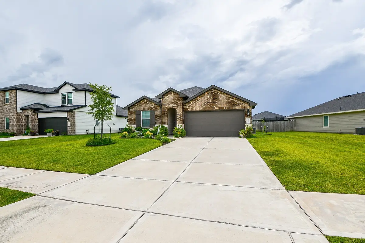 1237 Waterside Trace, Sealy, TX 77474 - Image #1