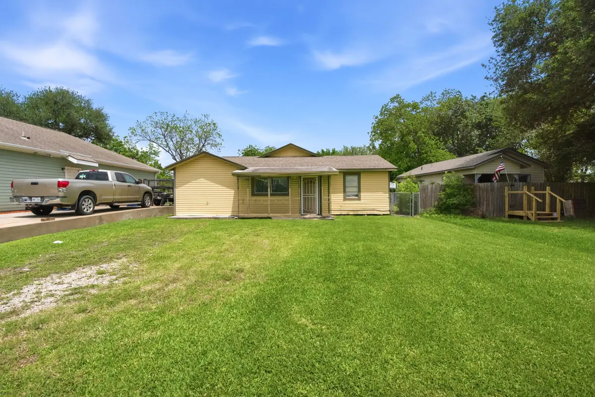 2326 12th Avenue N, Texas City, TX 77590 - #1