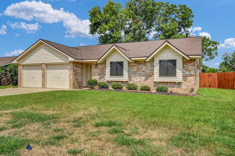 528 Daffodil Street, Lake Jackson, TX 77566 - #2