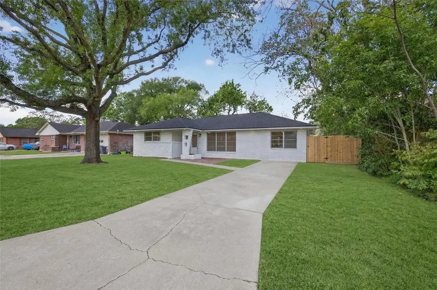 1726 Pecan Ln, Stafford, TX 77477 - #2