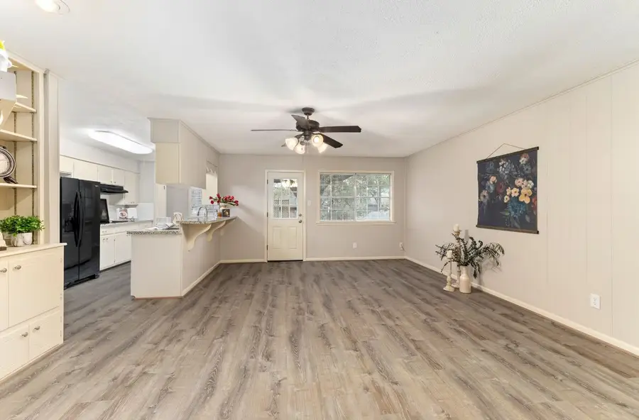 1609 Longhofer Street, Brenham, TX 77833 - Image #3