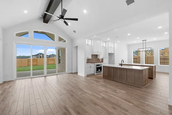 413 Lone Ranger Drive, Montgomery, TX 77316