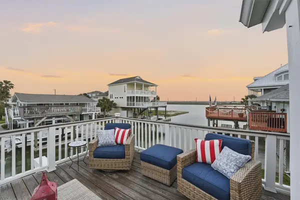 16635 Jamaica Cove Road, Jamaica Beach, TX 77554