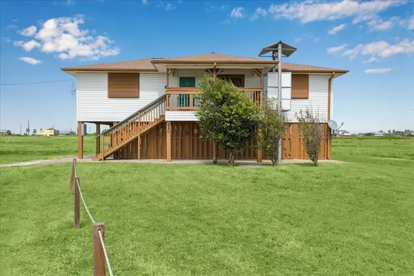 920 4th Street, Port Bolivar, TX 77650