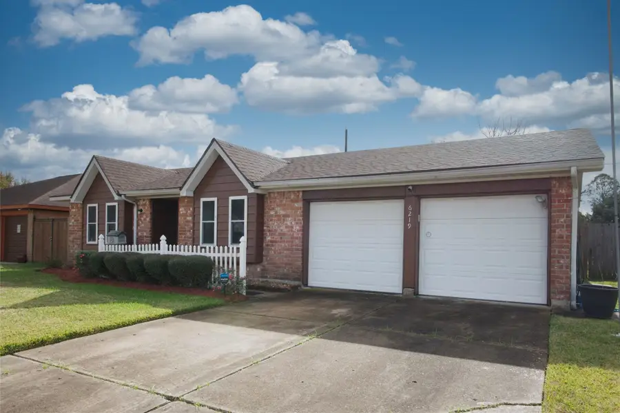 6219 Darlinghurst Drive, Houston, TX 77085 - Image #2