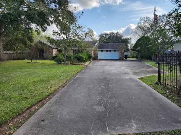 2200 Golden Avenue, Bay City, TX 77414