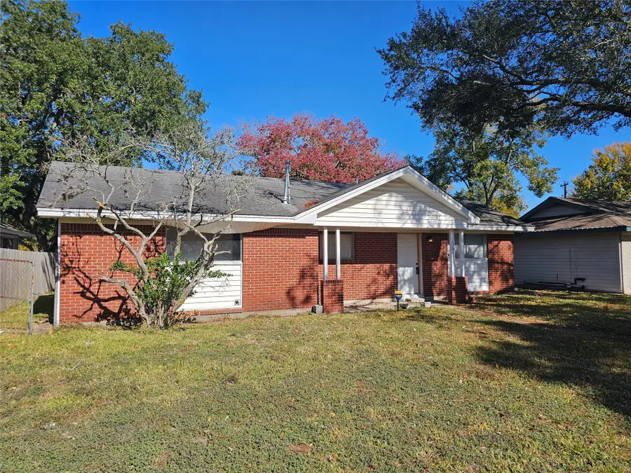 305 Helen Drive, Deer Park, TX 77536 - Image #2