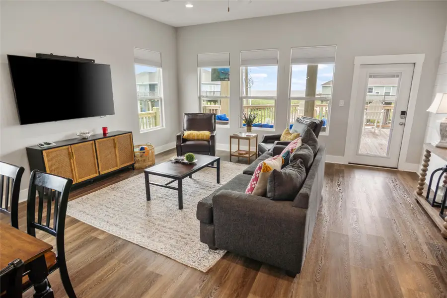 804 1/2 W Johnson Crawford Circle, Port Bolivar, TX 77650 - #2
