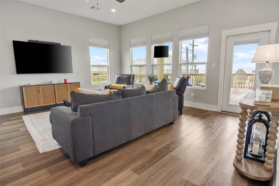 804 1/2 W Johnson Crawford Circle, Port Bolivar, TX 77650 - #3