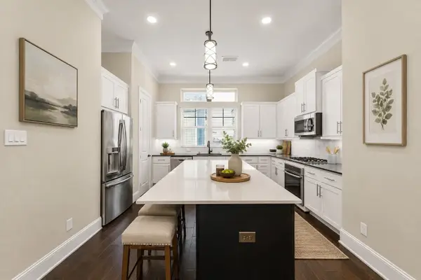 734 N Shepherd Drive, Houston, TX 77007