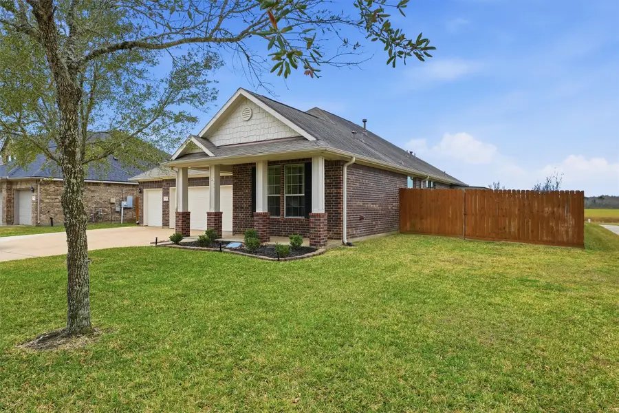 114 Avery Springs Lane, Dickinson, TX 77539 - Image #2