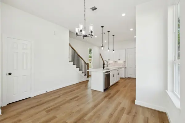 418 Delaware St, Houston, TX 77029