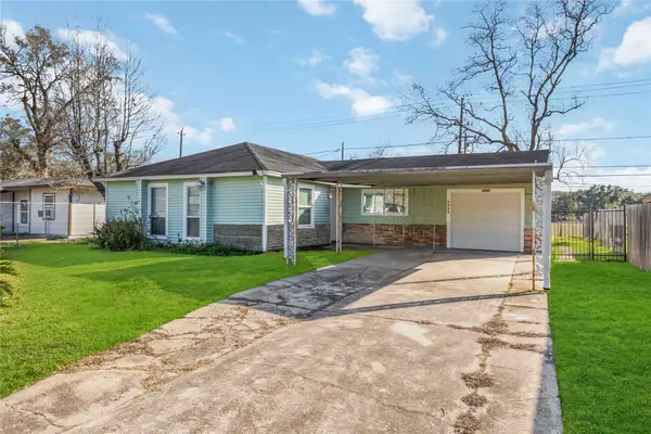 5942 Ridgeway Drive, Houston, TX 77033