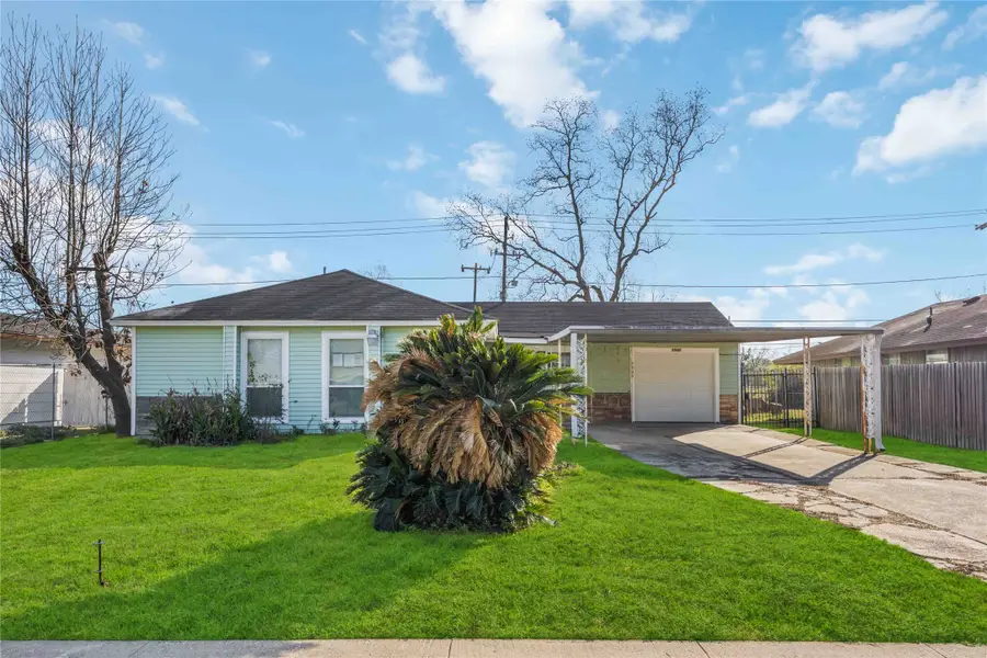 5942 Ridgeway Drive, Houston, TX 77033 - Image #2